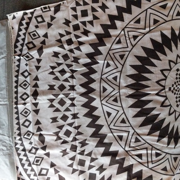 NWT Tesalate Phoenix Sand-free Beach Towel - Picture 6 of 17